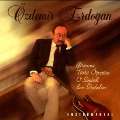 Gitarıma Türkü Öğrettim O Söyledi Ben Dinledim