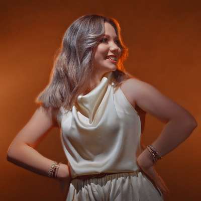 Gel Yanıma