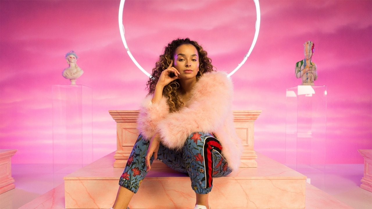 Ella Eyre