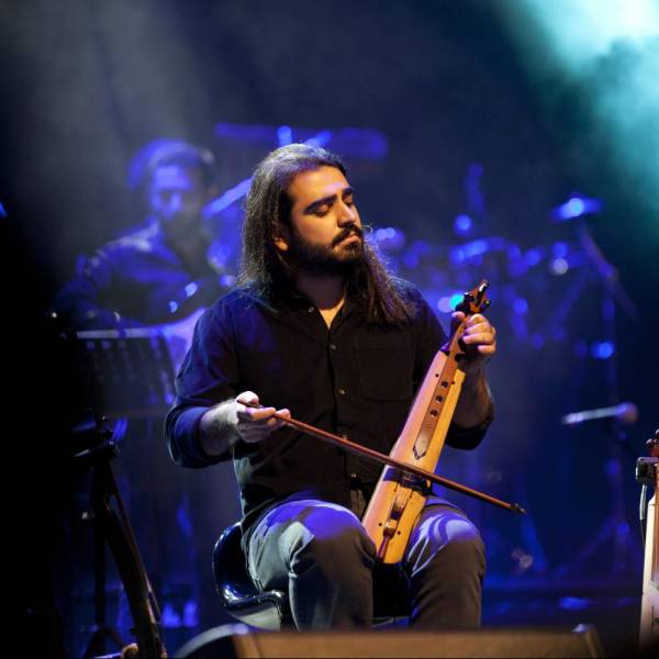 Kırılsın Ellerim