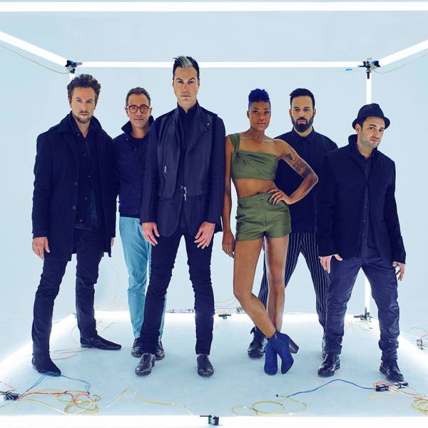 Out of my league fitz the tantrums. Группа Fitz and the Tantrums. Fitz and the Tantrums Fitz and the Tantrums 2016. Handclap микс. Handclap песня слушать.