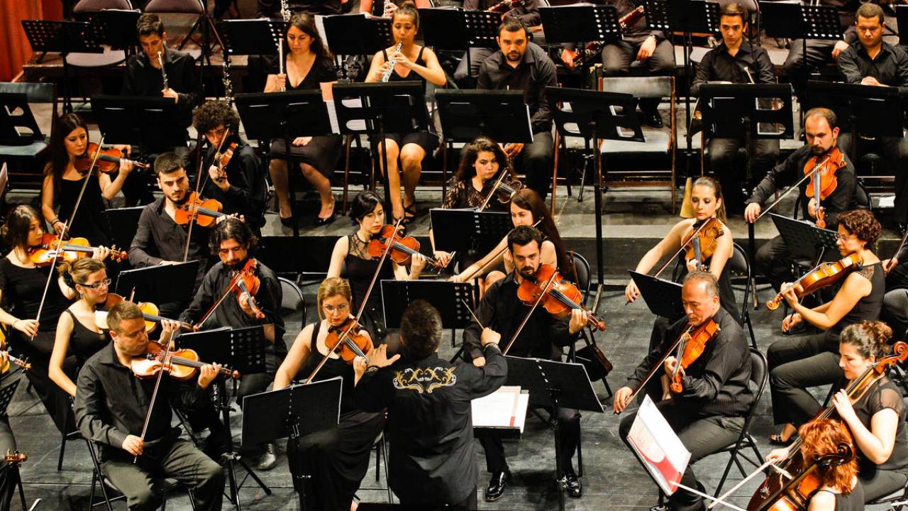 İzmir Devlet Senfoni Orkestrası. İzmir Kültür Sanat ve Eğitim Vakfı Yapımı