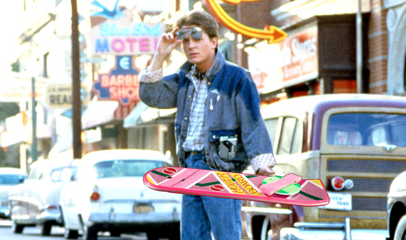Tüm zamanın en unutulmaz filmlerinden biri olan Geleceğe Dönüş 2’de yer alan pembe hoverboard satışa sunulacak. 