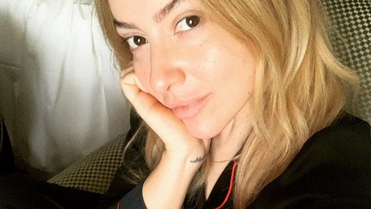 Makyajsiz Hadise Sinirsiz Hit Muzik